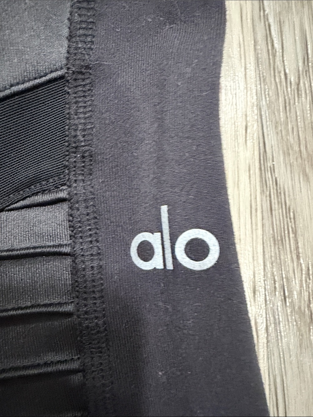 ALO Yoga Black Seam-Detail Active Leggings - Picture 3 of 3